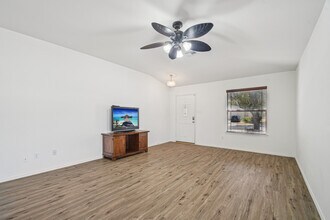 247 San Felipe Dr in Kyle, TX - Building Photo - Building Photo