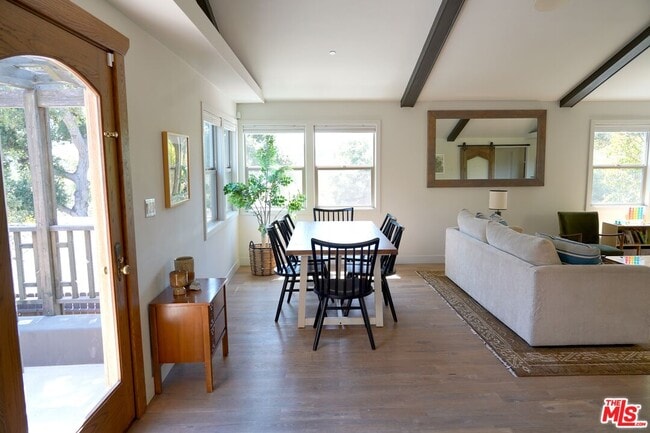 6267 Tipton Way in Los Angeles, CA - Building Photo - Building Photo
