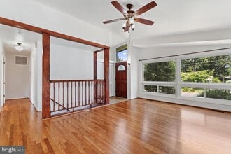 6609 Bowie Dr in Springfield, VA - Building Photo - Building Photo