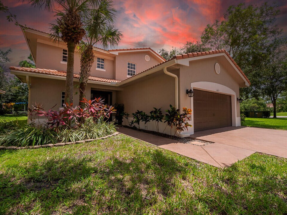 6673 Eagle Ridge Dr in Greenacres, FL - Building Photo