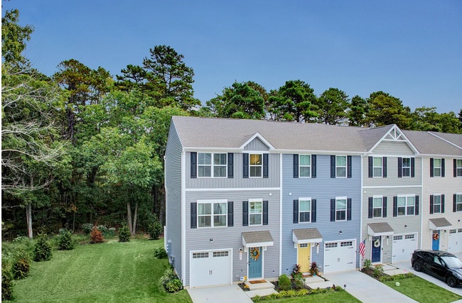 property at 1001 Cyprus Ct