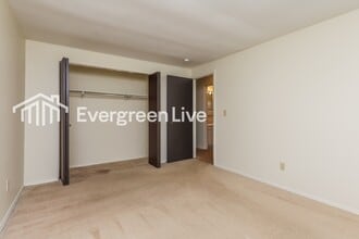 8547 Schoolgate Dr in Dayton, OH - Building Photo - Building Photo