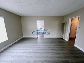 1025 W 25th St in Los Angeles, CA - Building Photo - Building Photo