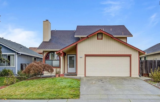 property at 1376 Magnolia Ave