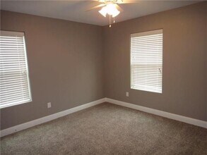 709 W Hull St in Denison, TX - Building Photo - Building Photo