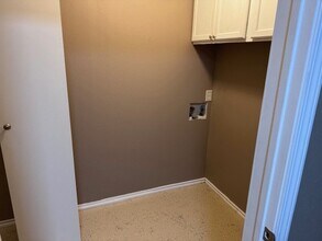 945 E Fairview St in Blossom, TX - Building Photo - Building Photo