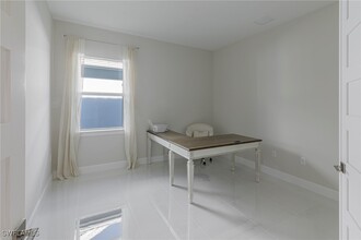 8982 Gustavia Ct in Naples, FL - Foto de edificio - Building Photo