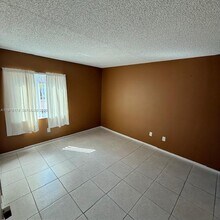 1250 NE 119th St in Miami, FL - Building Photo - Building Photo