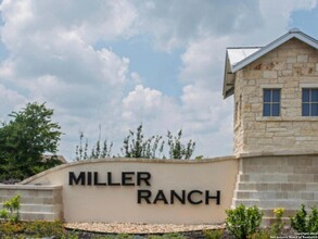 2643 Green Leaf Way, Unit 4307 in San Antonio, TX - Building Photo - Building Photo