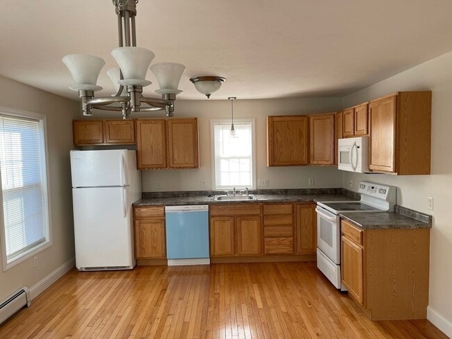 16 Corning Ave in Worcester, MA - Building Photo - Building Photo
