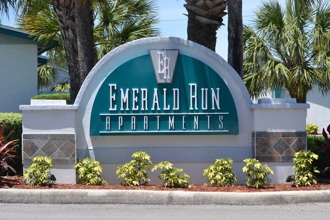 Emerald Run Apartments in Lakeland, FL - Building Photo - Building Photo