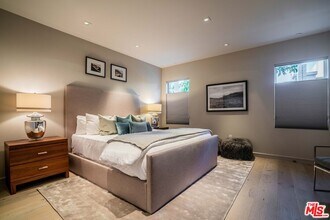 2391 Roscomare Rd in Los Angeles, CA - Building Photo - Building Photo