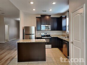 6357 Hibiscus in New Braunfels, TX - Foto de edificio - Building Photo