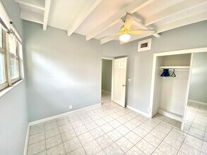 527 48th St-Unit -4 in West Palm Beach, FL - Building Photo - Building Photo