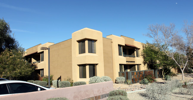 Indian Terrace Condominiums in Scottsdale, AZ - Building Photo - Building Photo