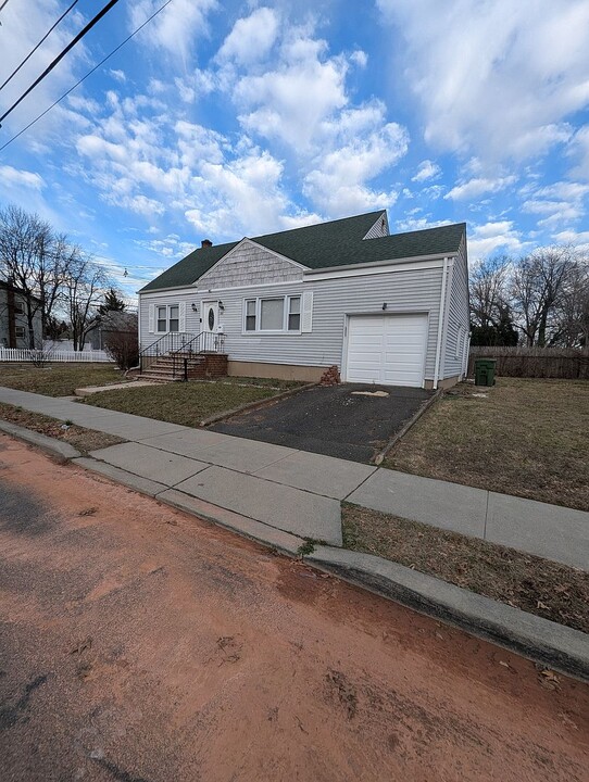 1269 Crescent Ave in Roselle, NJ - Building Photo