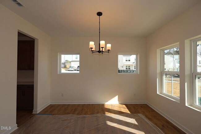 Room in House on Dimaggio Dr in Raleigh, NC - Foto de edificio - Building Photo