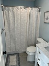 9 Angle St in Dover, NH - Building Photo - Building Photo