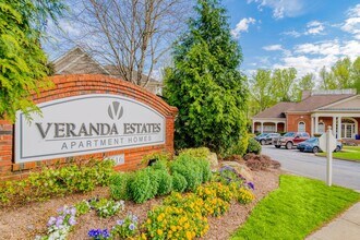Veranda Estates in Peachtree Corners, GA - Foto de edificio - Building Photo