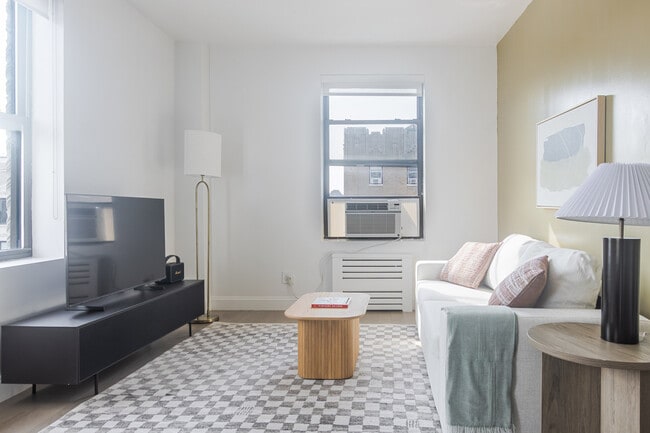 property at 915 W End Ave