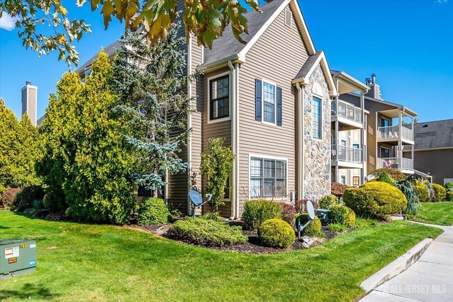 property at 23 Lear Ct