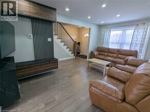 596 Grey St in Brantford, ON - Building Photo - Building Photo