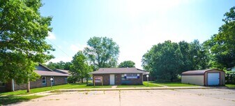 306 Kansas Ave in Longton, KS - Building Photo