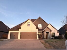 609 SE Hendrix St in Bentonville, AR - Building Photo