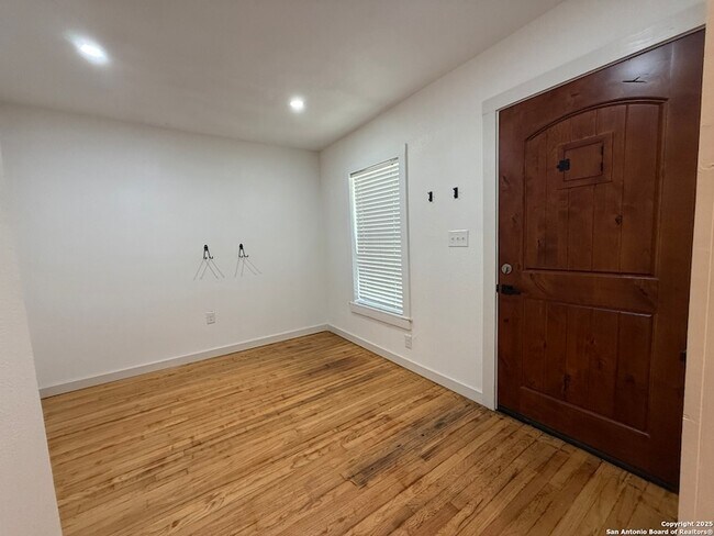 312 Natalen Ave, Unit C20 in San Antonio, TX - Building Photo - Building Photo