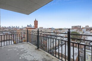 125 43rd St in Union City, NJ - Building Photo