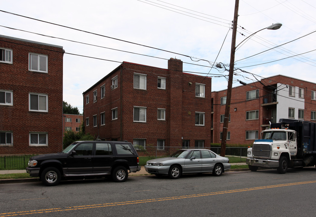 1719 27th St SE in Washington, DC - Foto de edificio