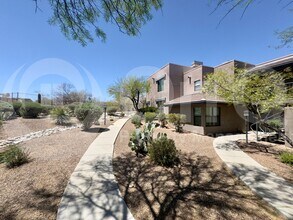 5855 N Kolb Rd in Tucson, AZ - Building Photo - Building Photo