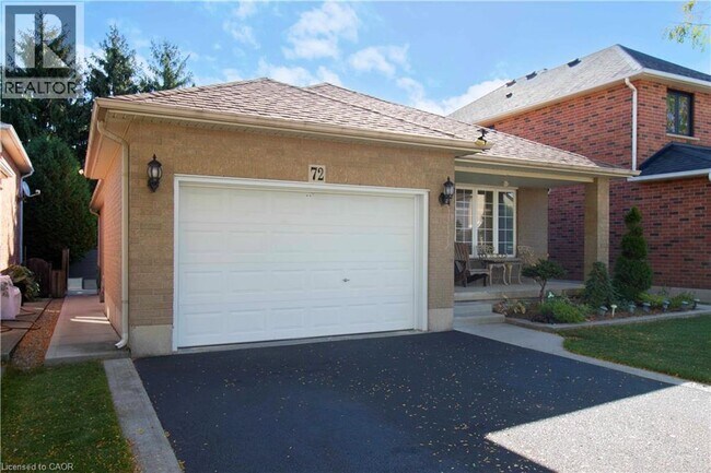72 Brookheath Ln in Hamilton, ON - Building Photo - Building Photo