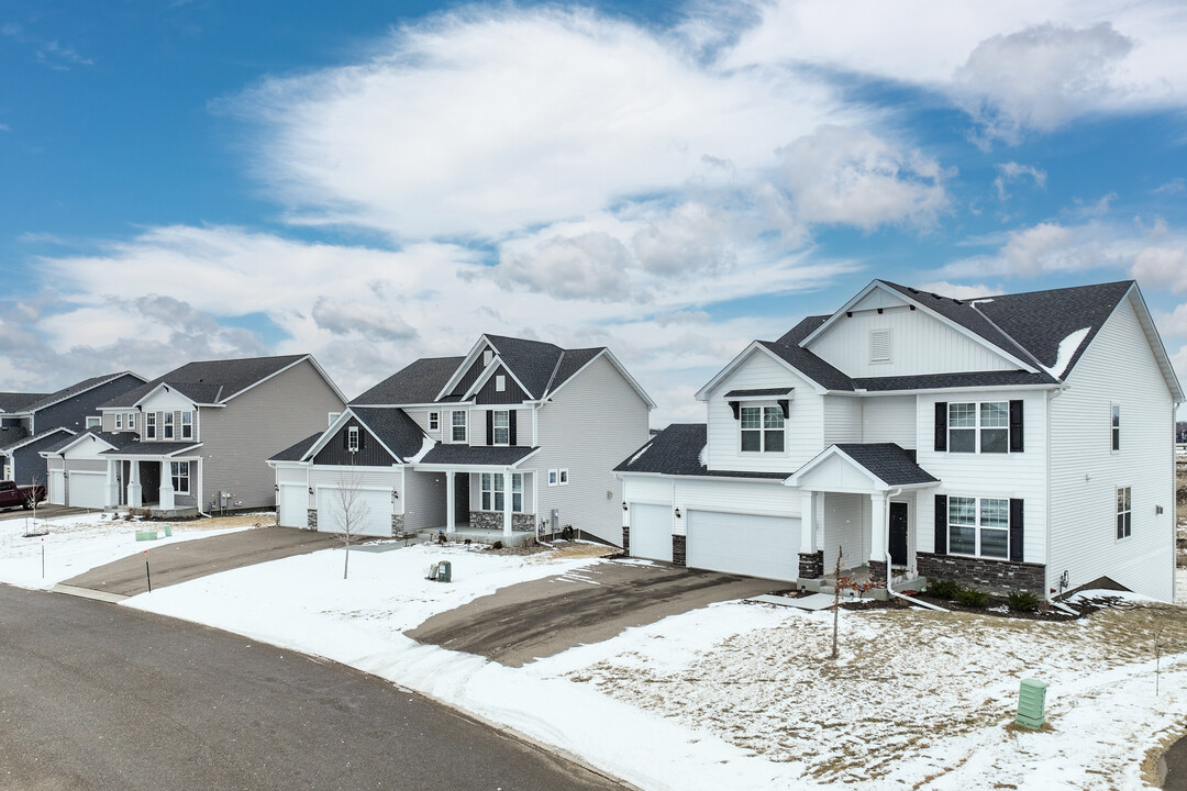 Anton Village in Saint Michael, MN - Building Photo