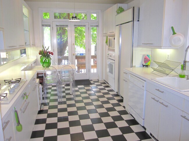 1731 Church St NW, Unit #A in Washington, DC - Building Photo - Building Photo