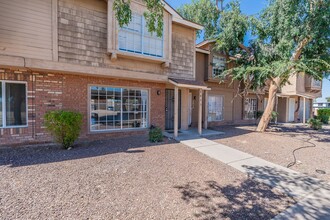 5817 N 59th Dr in Glendale, AZ - Building Photo - Building Photo