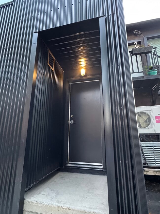 619 Mount Pleasant Rd in Toronto, ON - Building Photo - Building Photo