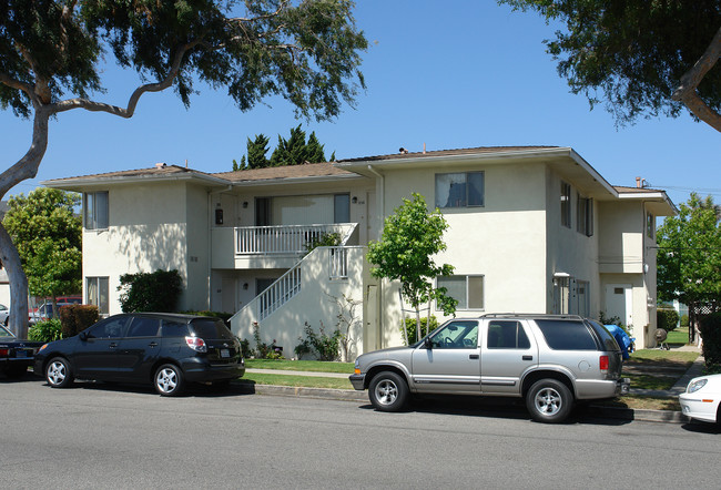 230-238 N Dos Caminos St in Ventura, CA - Building Photo - Building Photo