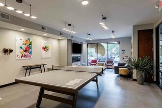 Yugo Minneapolis 412 Lofts in Minneapolis, MN - Foto de edificio - Building Photo