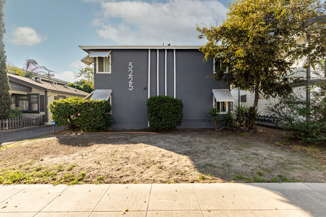 5225 Satsuma Ave in North Hollywood, CA - Building Photo - Building Photo