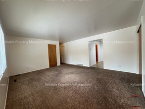 319 Cottage Pl, Unit 319 in Idaho Falls, ID - Building Photo - Building Photo