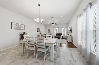 1054 Gentle Wind Dr in Baton Rouge, LA - Building Photo - Building Photo