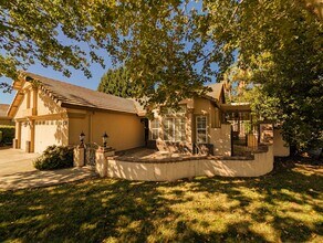 649 Hays Way in Folsom, CA - Building Photo - Building Photo