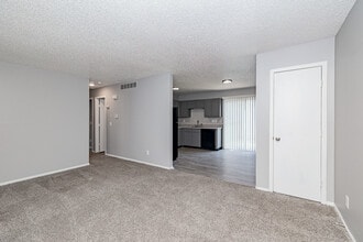 Parkview Townhomes in Wichita, KS - Building Photo - Interior Photo