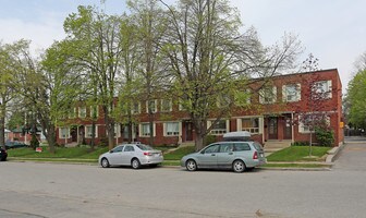 1185 Warden Ave in Toronto, ON - Building Photo