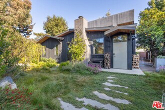 746 Marco Pl in Los Angeles, CA - Building Photo - Building Photo