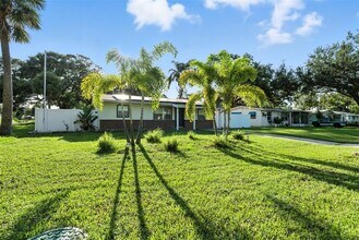 5200 71st Way N in St. Petersburg, FL - Building Photo - Building Photo