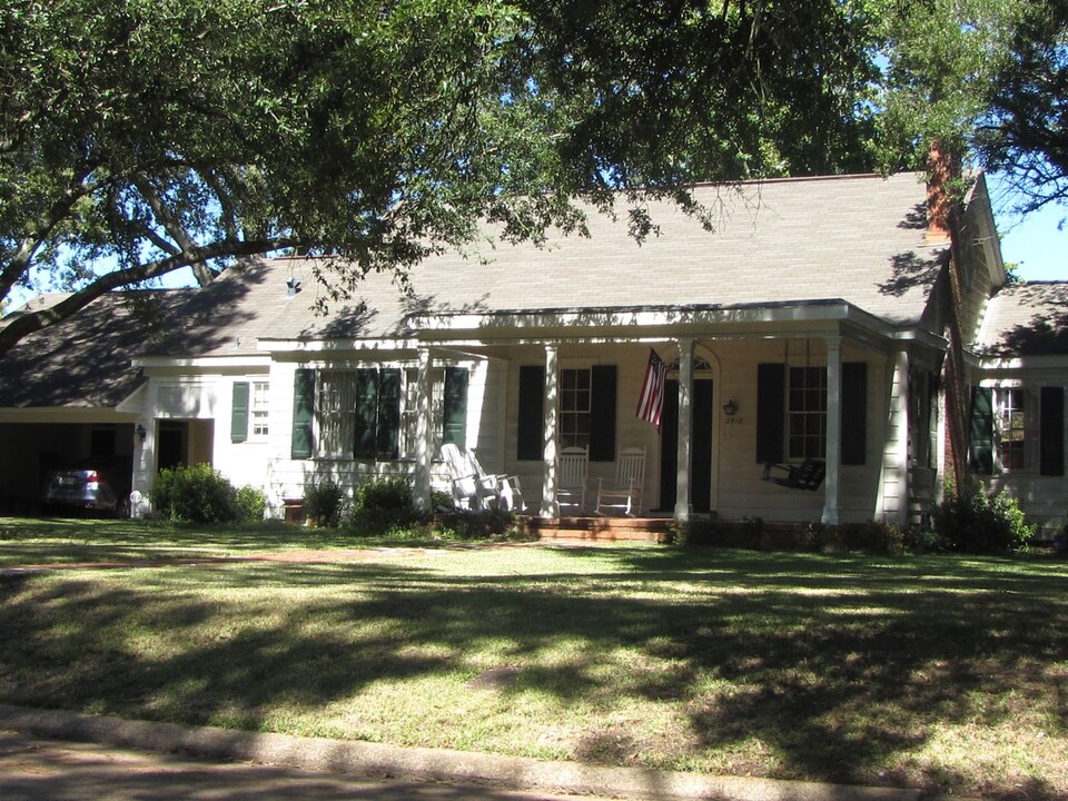 2718 Hill St in Alexandria, LA - Building Photo