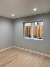 4271 Rosewood Ave, Unit 2 in Los Angeles, CA - Building Photo - Building Photo