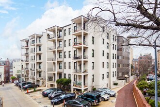 2230 California St NW in Washington, DC - Building Photo - Building Photo